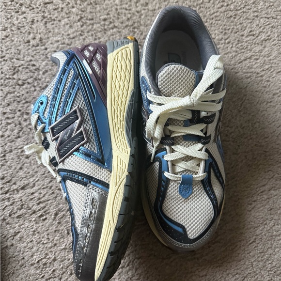 New Balance 1906R White and Blue Sneakers. US Women’s 9.5 - Picture 3 of 6